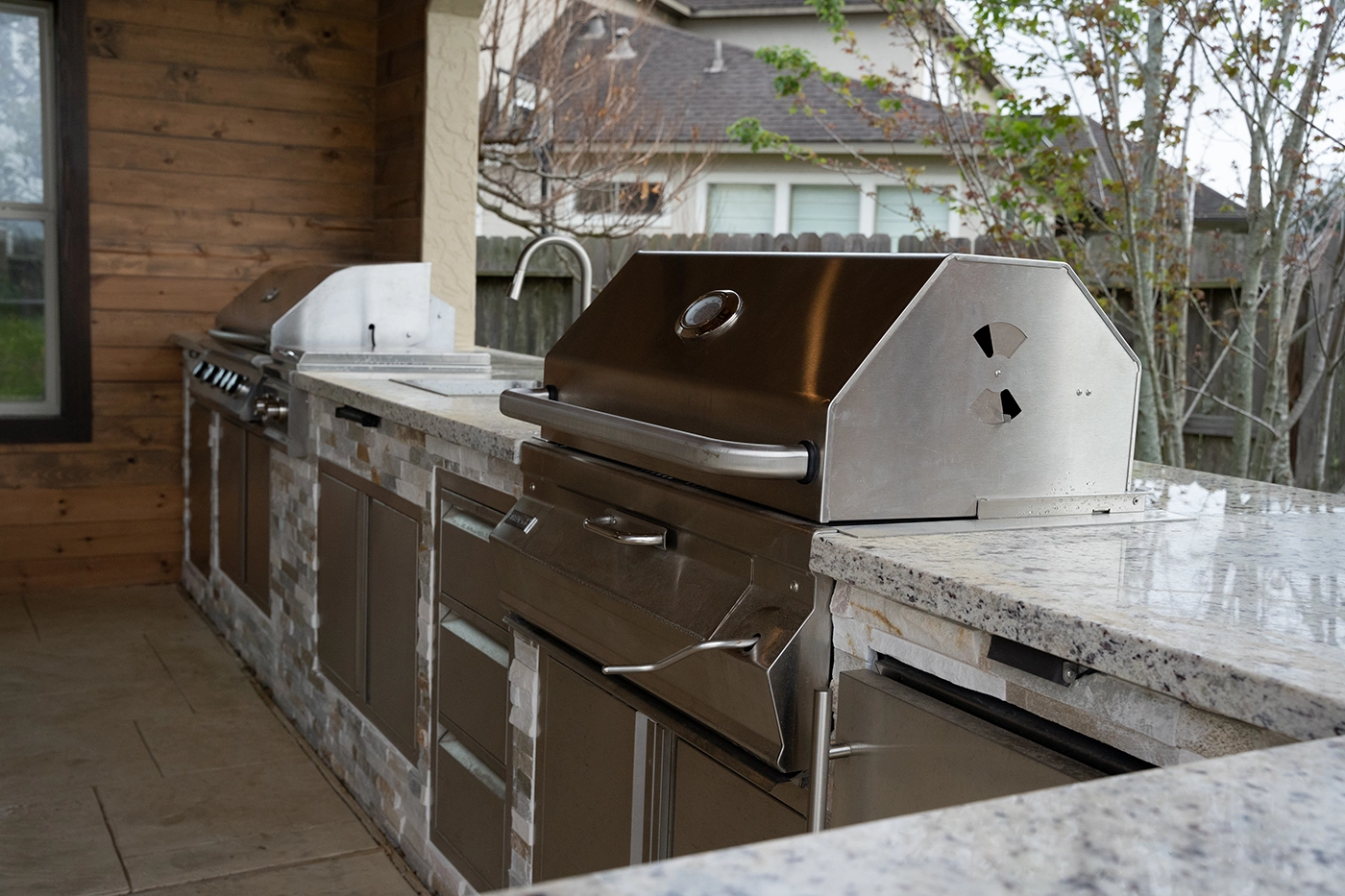 An outdoor kitchen in Houston