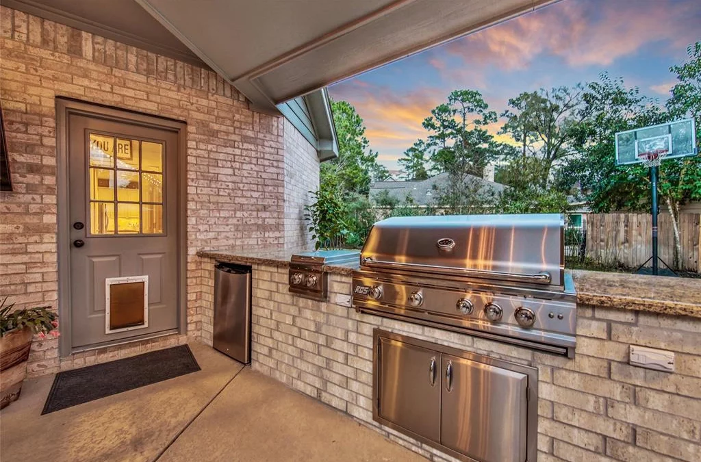 outdoor kitchen with grill